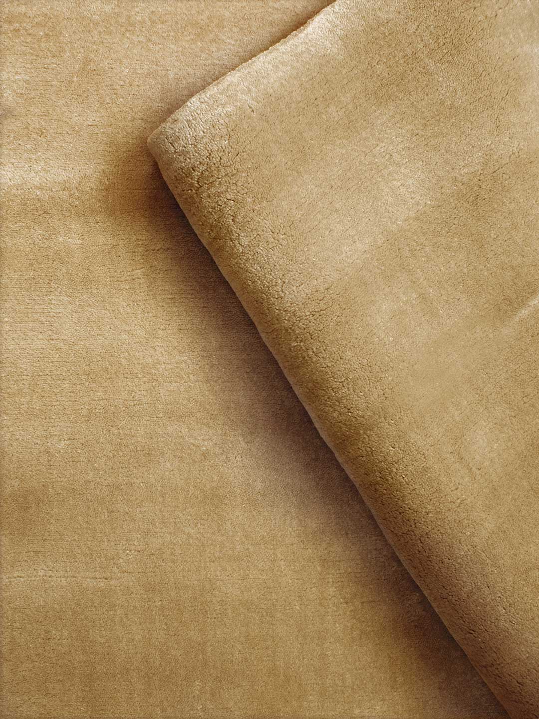 Cashmere Caramel - Corner Detail | Handcrafted Cashmere Rug by Kapetto